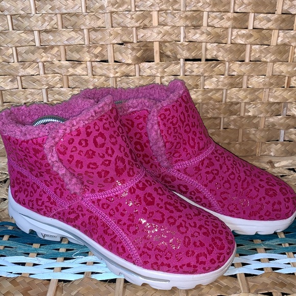 Skechers Shoes - Skechers on the go boots